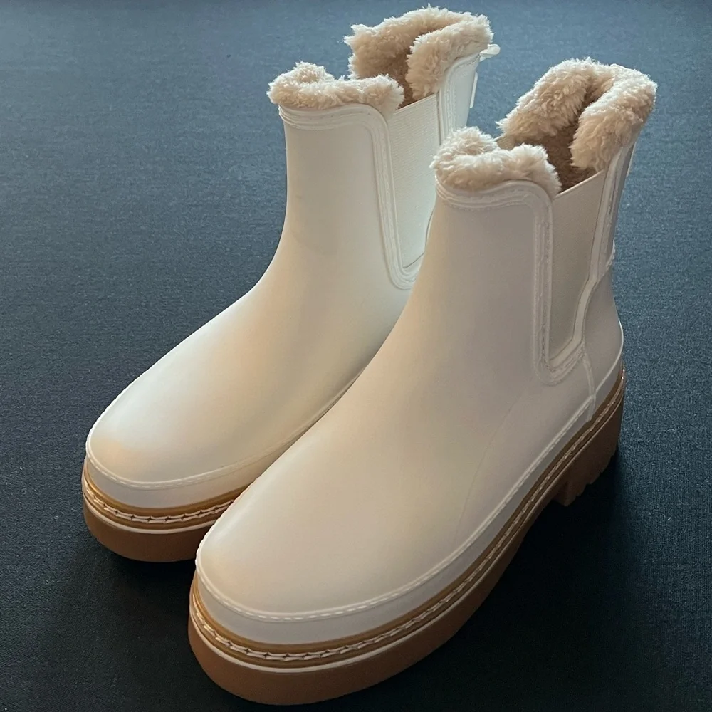 MARC FISHER WOMEN'S FARGO WATERPROOF BOOTIE size 7